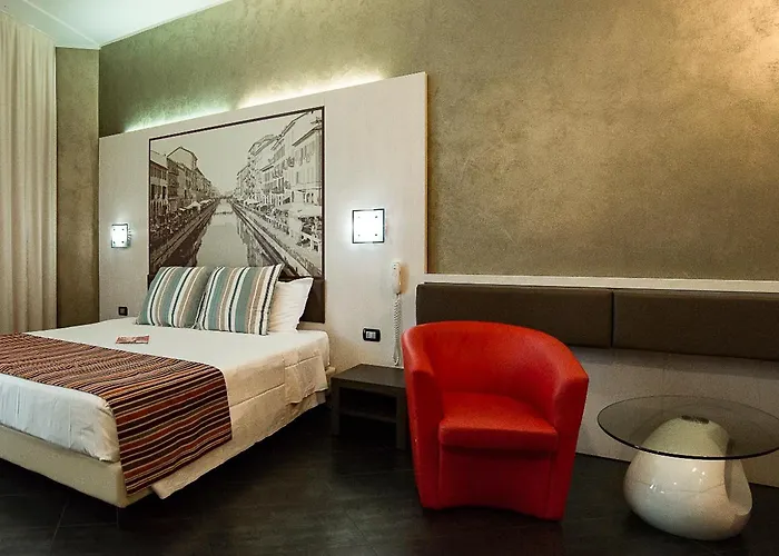 米兰纳威格力酒店 3*